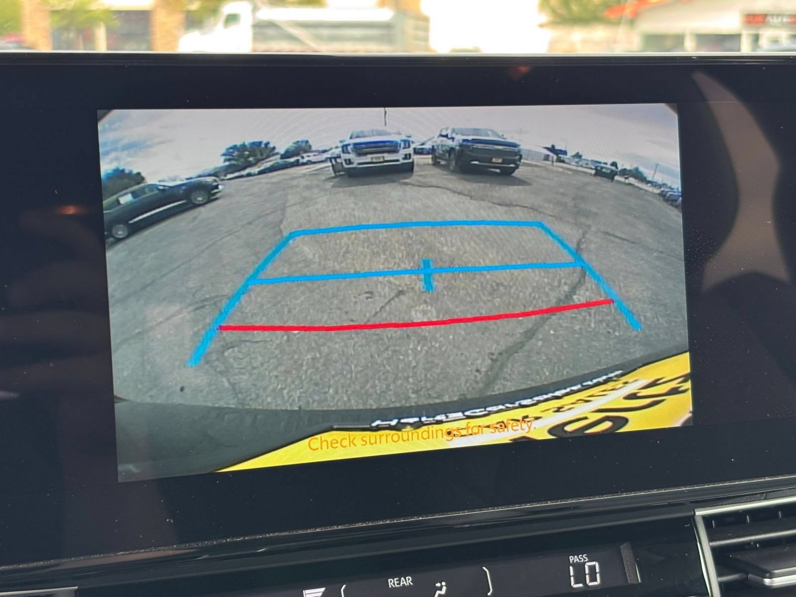 Used 2025 Toyota Sienna XLE FWD image 25