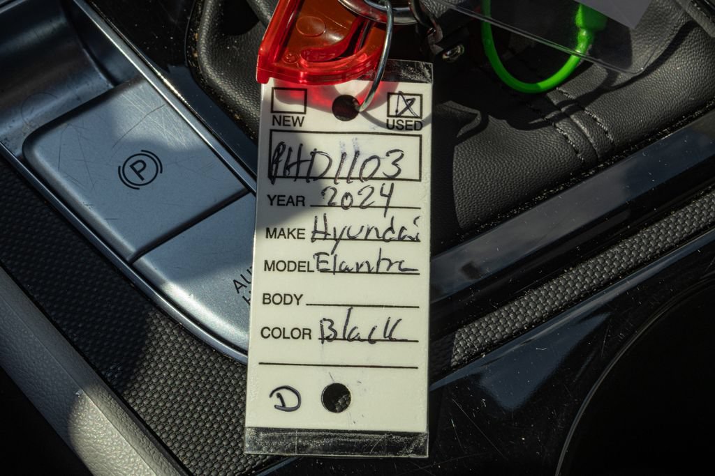 Certified 2024 Hyundai Elantra Limited FWD image 23