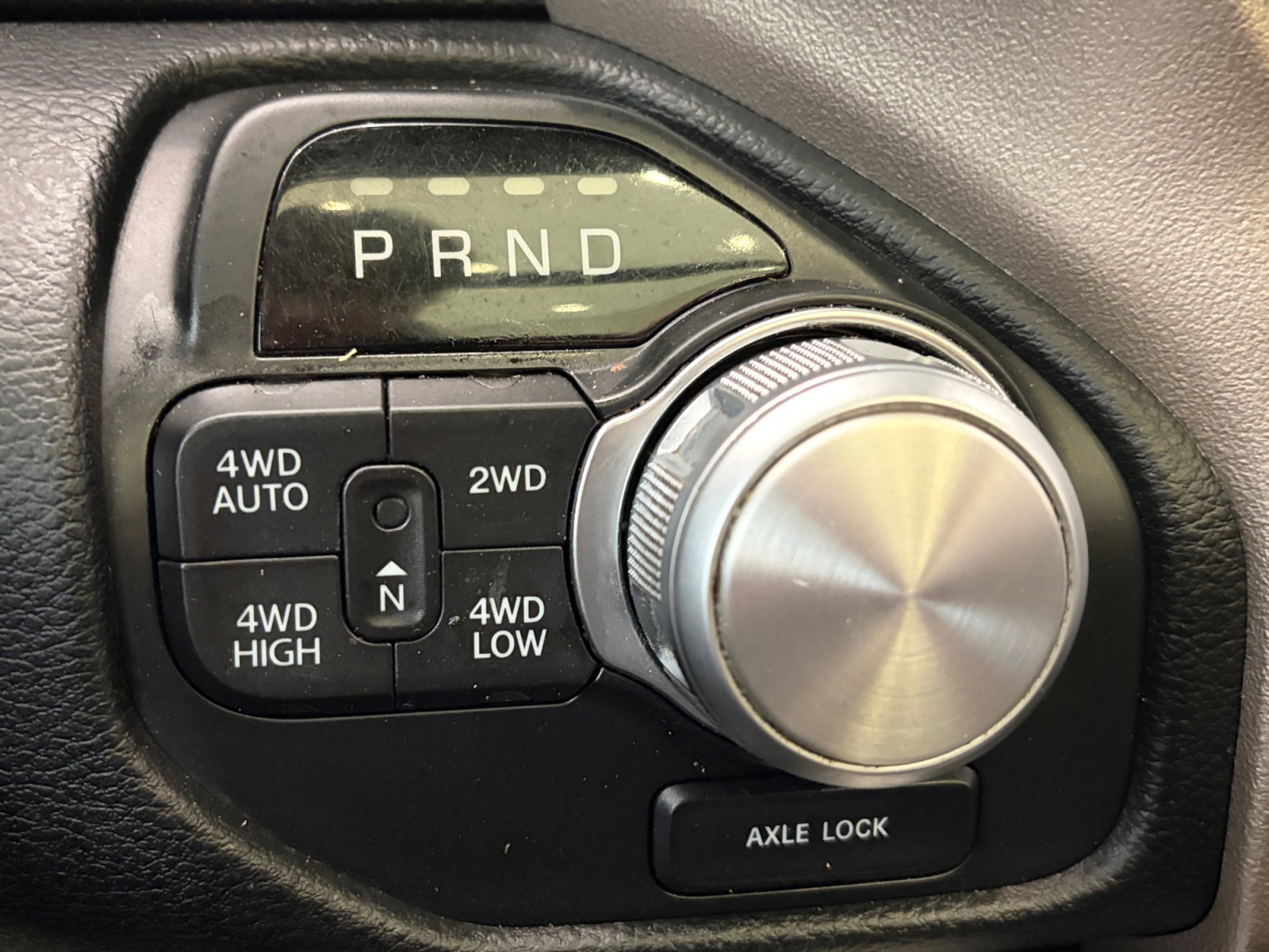Used 2019 RAM 1500 Laramie AWD/4WD image 13