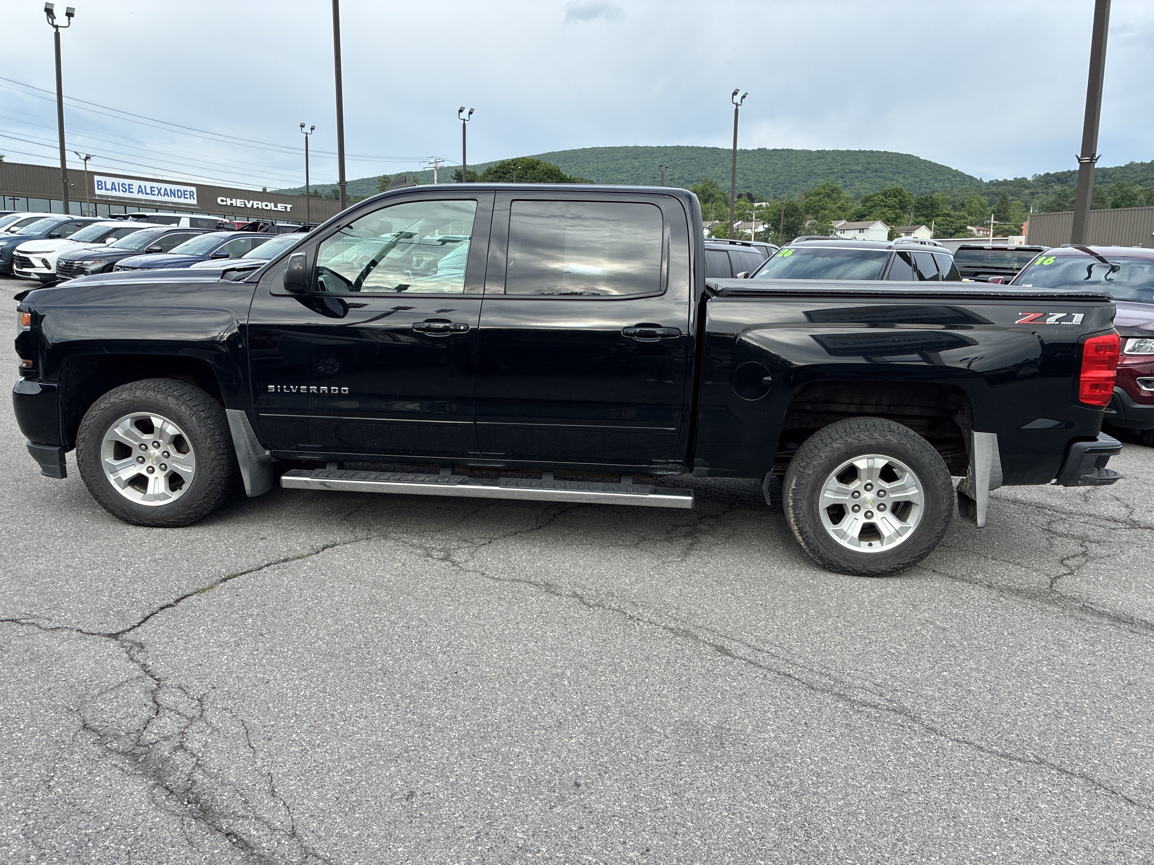 Used 2018 Chevrolet Silverado 1500 LT w/ All Star Edition AWD/4WD image 7