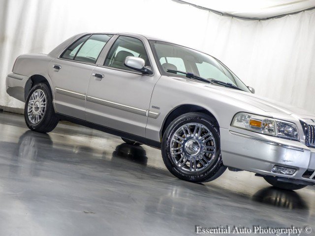 Used 2010 Mercury Grand Marquis LS image 3