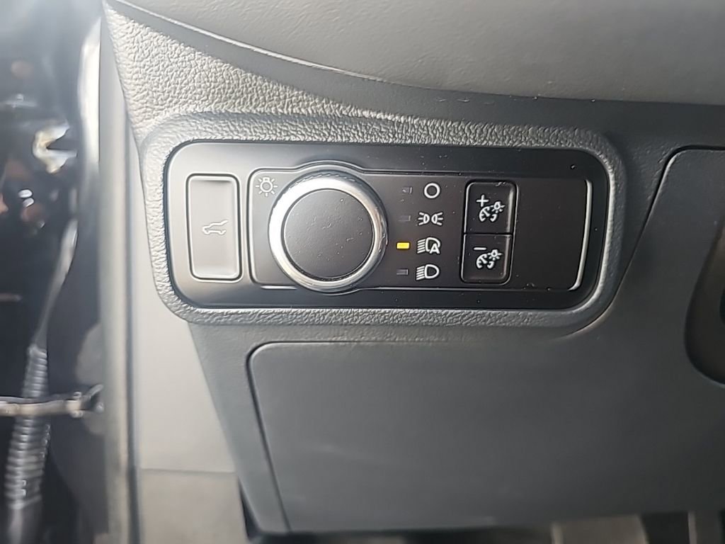 Used 2025 Ford Explorer Active AWD/4WD image 23