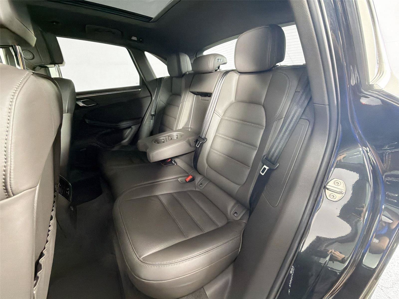 Certified 2023 Porsche Macan S AWD/4WD image 26