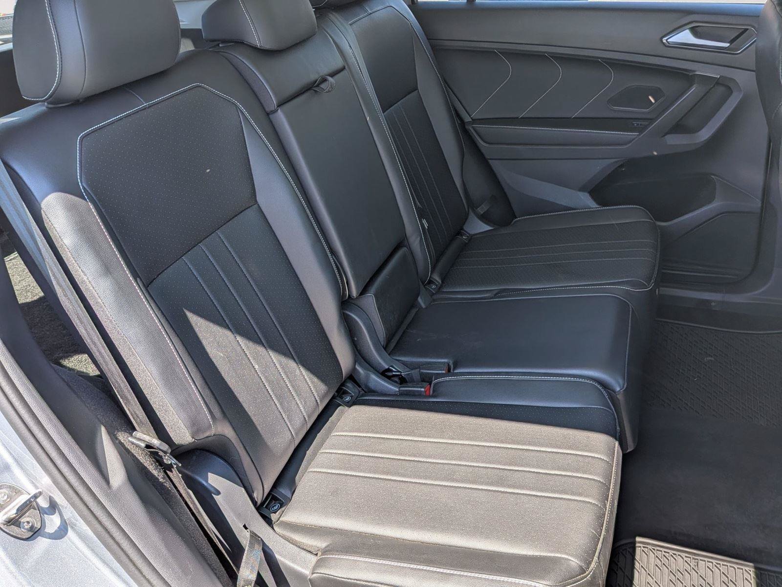 Used 2024 Volkswagen Tiguan SE w/ Panoramic Sunroof Package AWD/4WD image 34