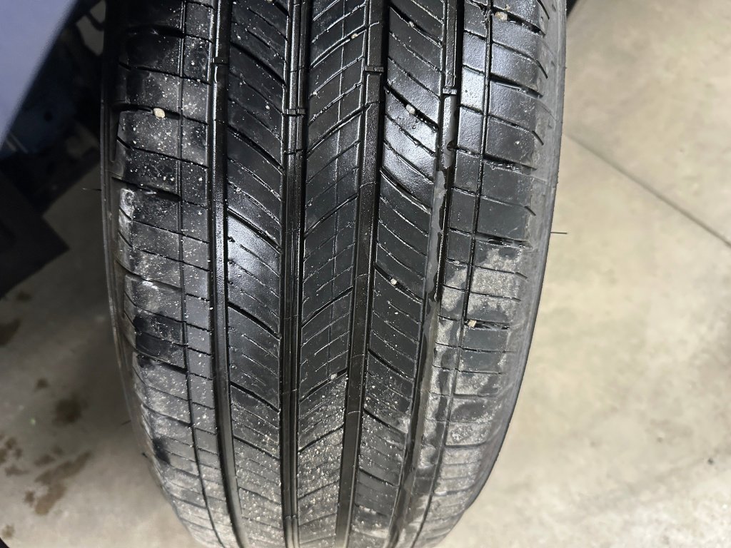 Used 2022 Chevrolet Equinox LT w/ LPO, Floor Liner Package image 35