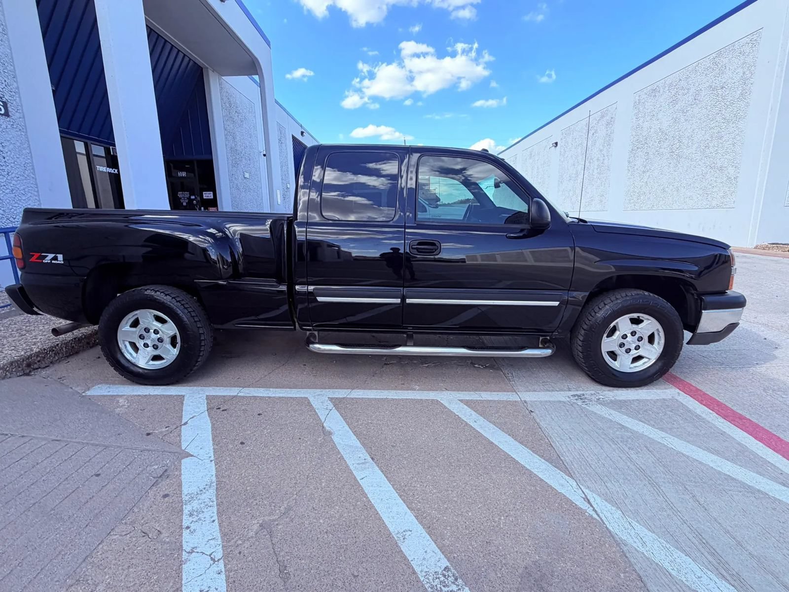 Used 2004 Chevrolet Silverado 1500 4x4 Extended Cab w/ Z71 Convenience Package 1 image 6