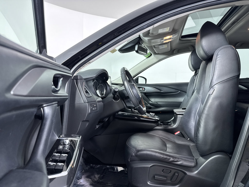 Used 2018 MAZDA CX-9 Touring w/ Touring Premium Package FWD image 5