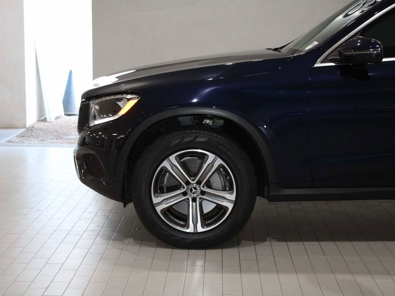 Used 2019 Mercedes-Benz GLC 300 image 4