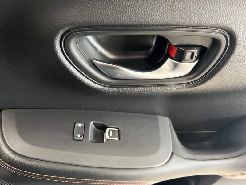 Used 2025 Honda HR-V Sport image 14