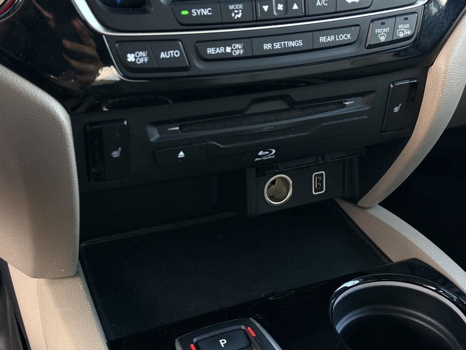 Certified 2021 Honda Pilot Touring image 17