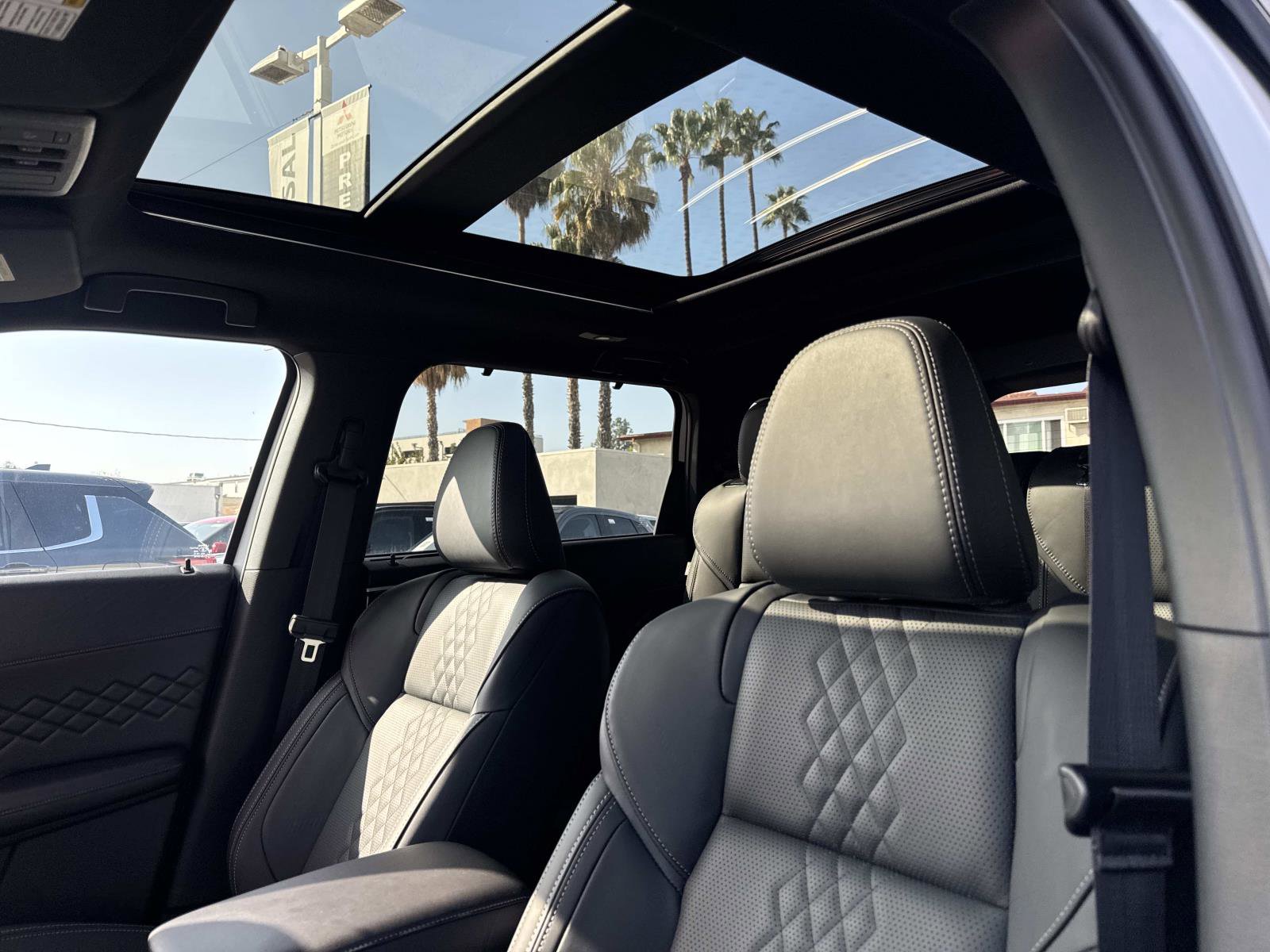 New 2025 Mitsubishi Outlander SEL Black Edition image 19