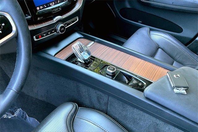 Certified 2023 Volvo XC60 B6 Ultimate image 16