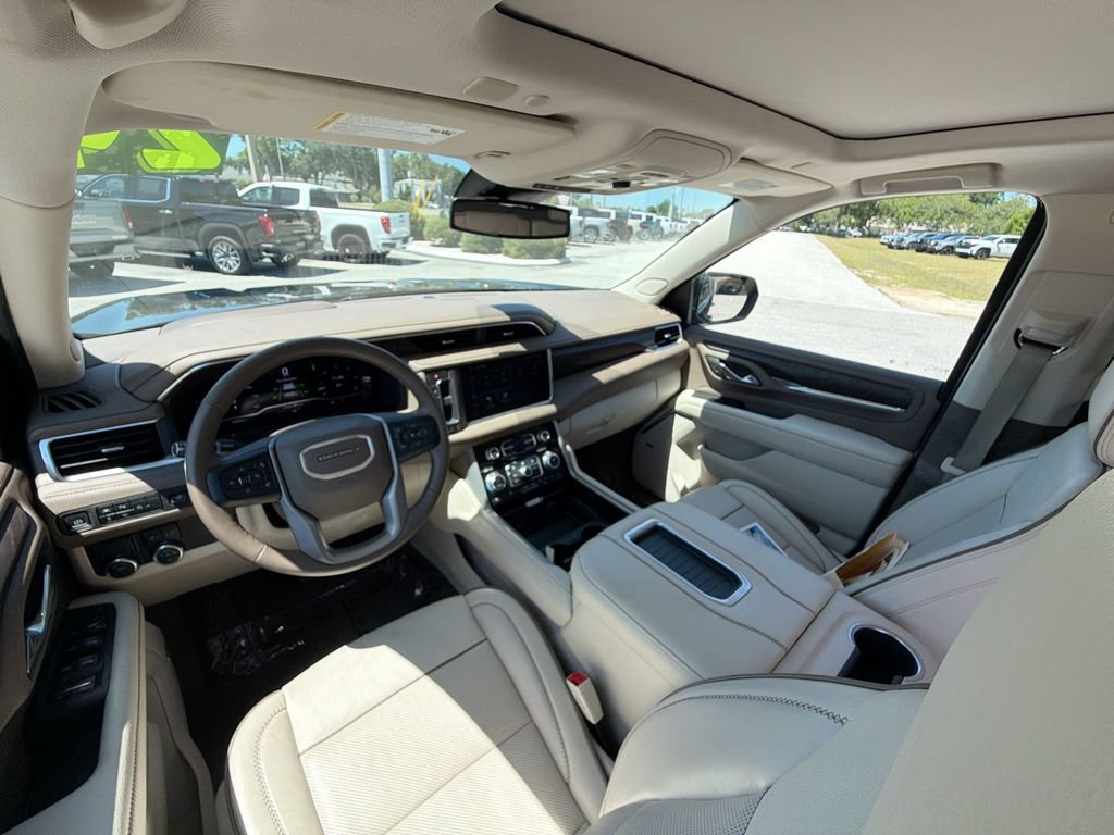 Used 2024 GMC Yukon XL Denali RWD image 10