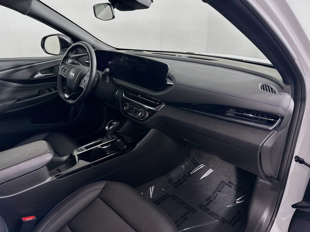 Used 2025 Buick Envista Sport Touring image 33