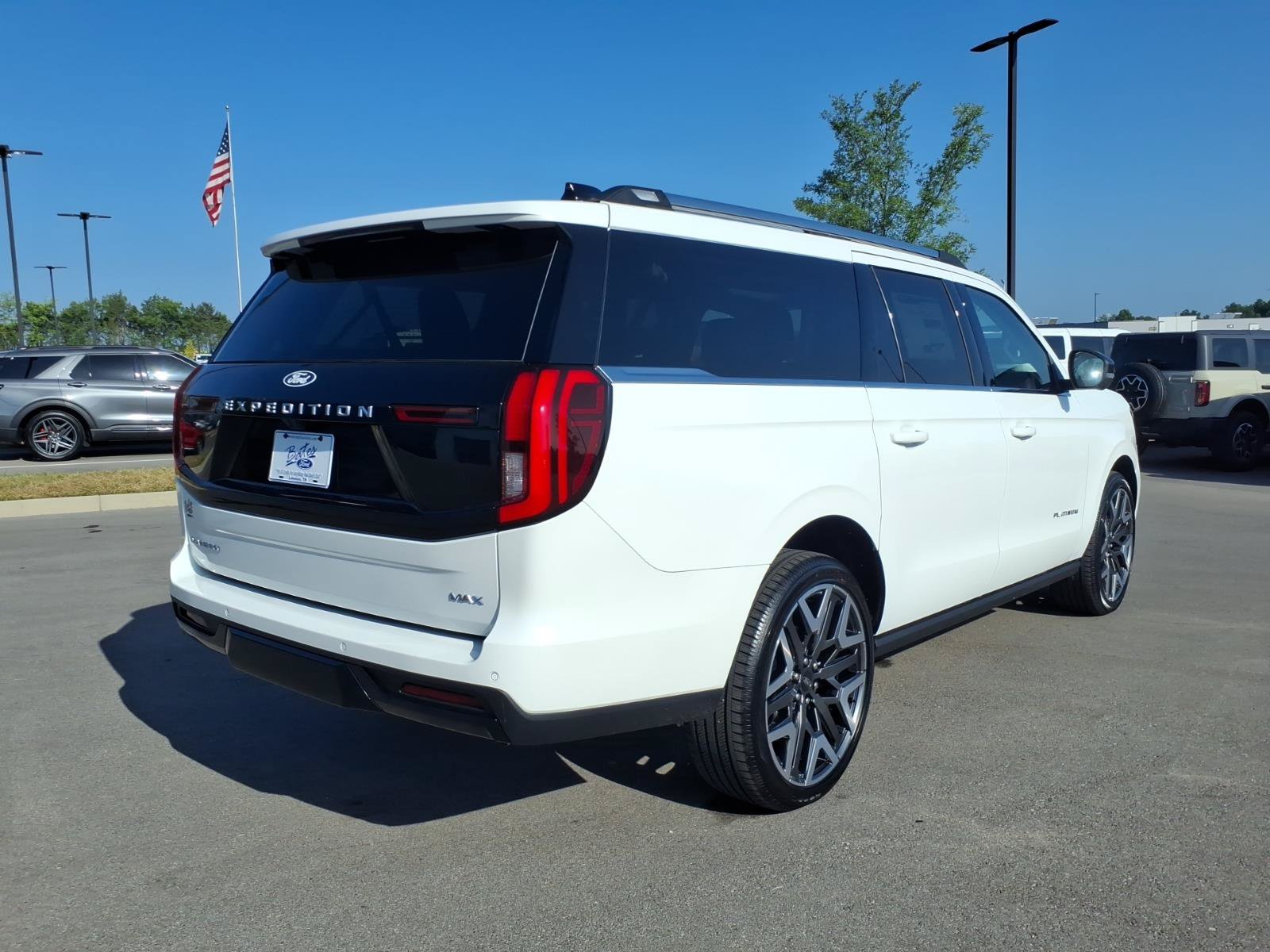New 2027 Ford Expedition Max Platinum w/ Platinum Ultimate Package AWD/4WD image 3