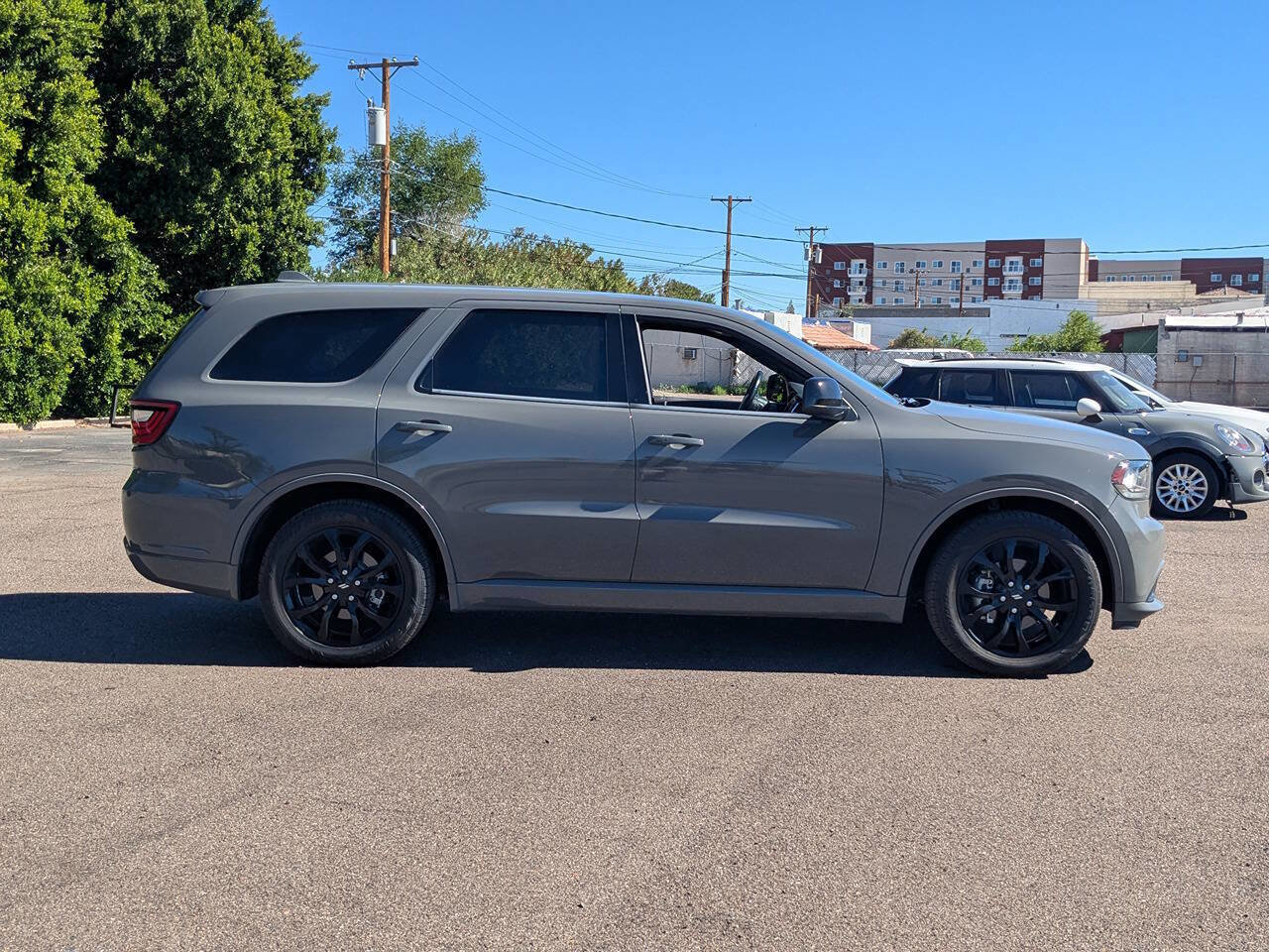 Used 2020 Dodge Durango SXT image 2