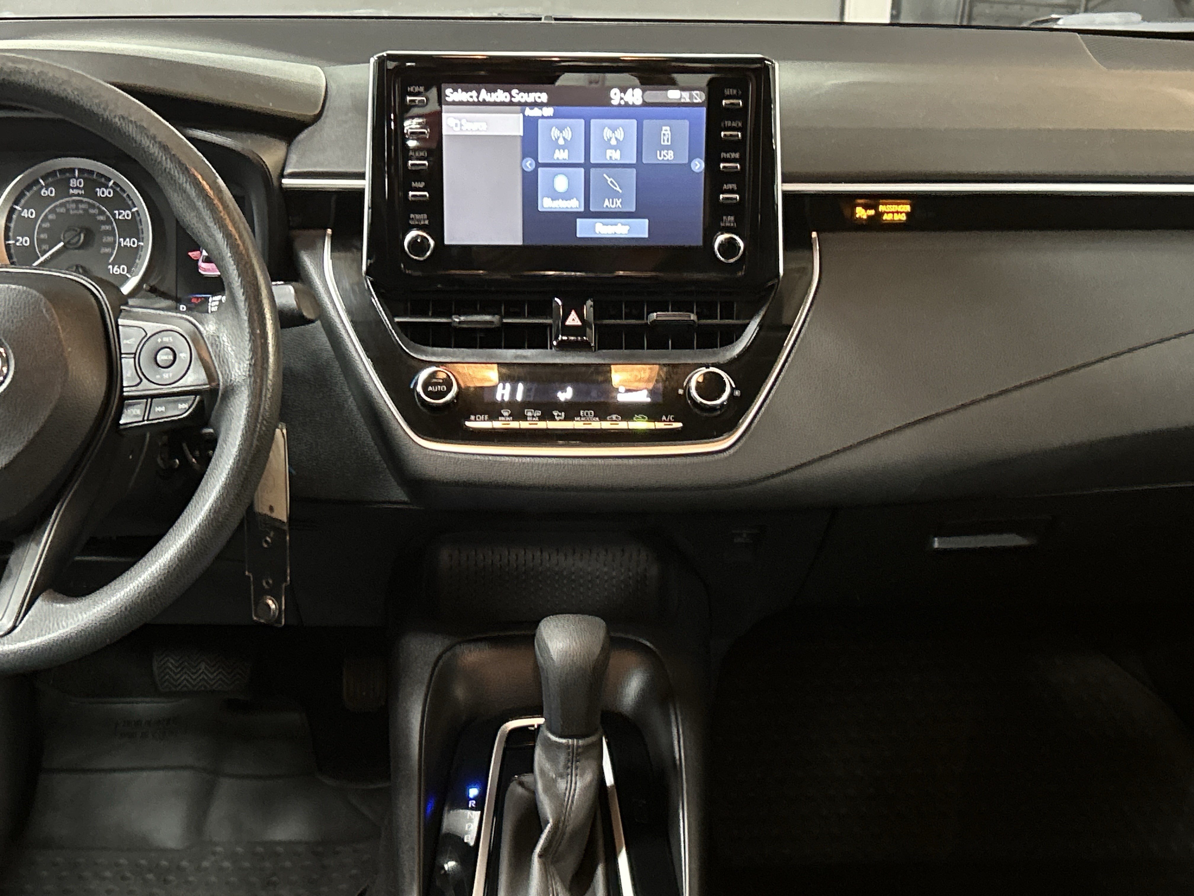 Used 2020 Toyota Corolla LE FWD image 28
