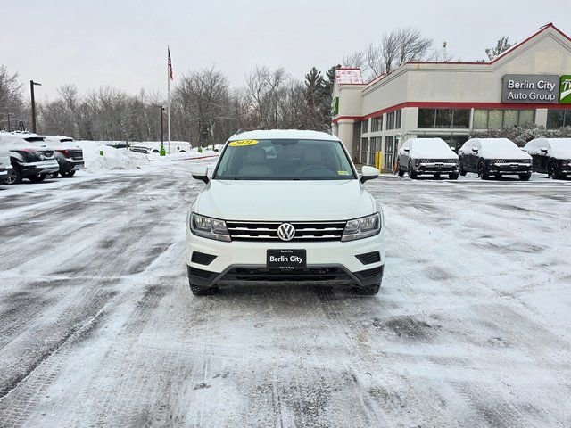 Used 2021 Volkswagen Tiguan SE image 3