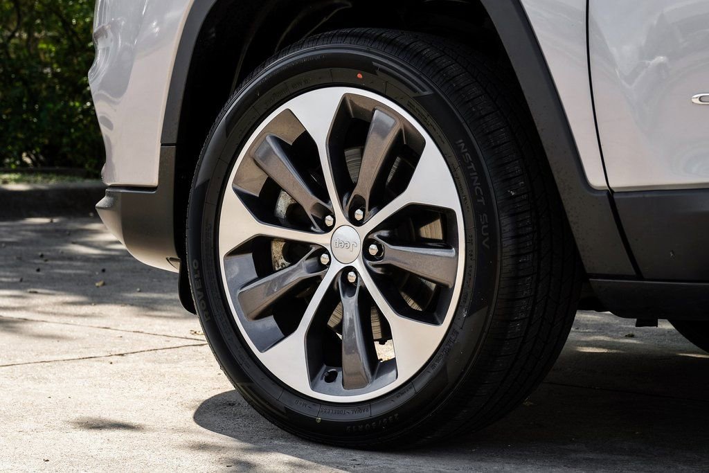 Used 2022 Jeep Cherokee Limited w/ Elite Package image 66