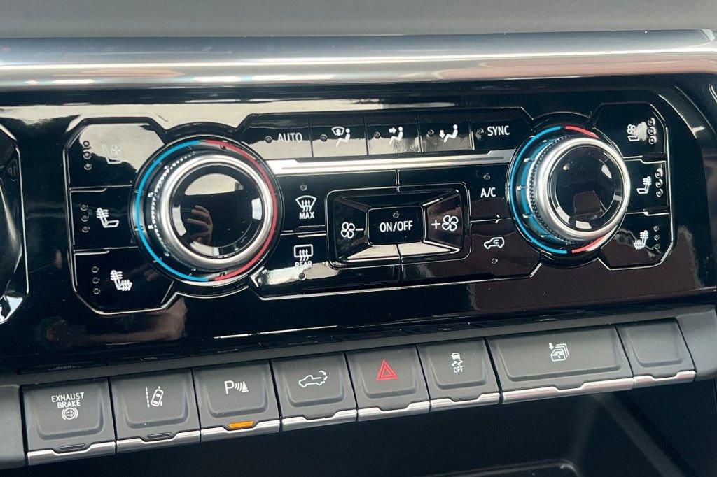 New 2026 GMC Sierra 3500 Denali Ultimate image 17