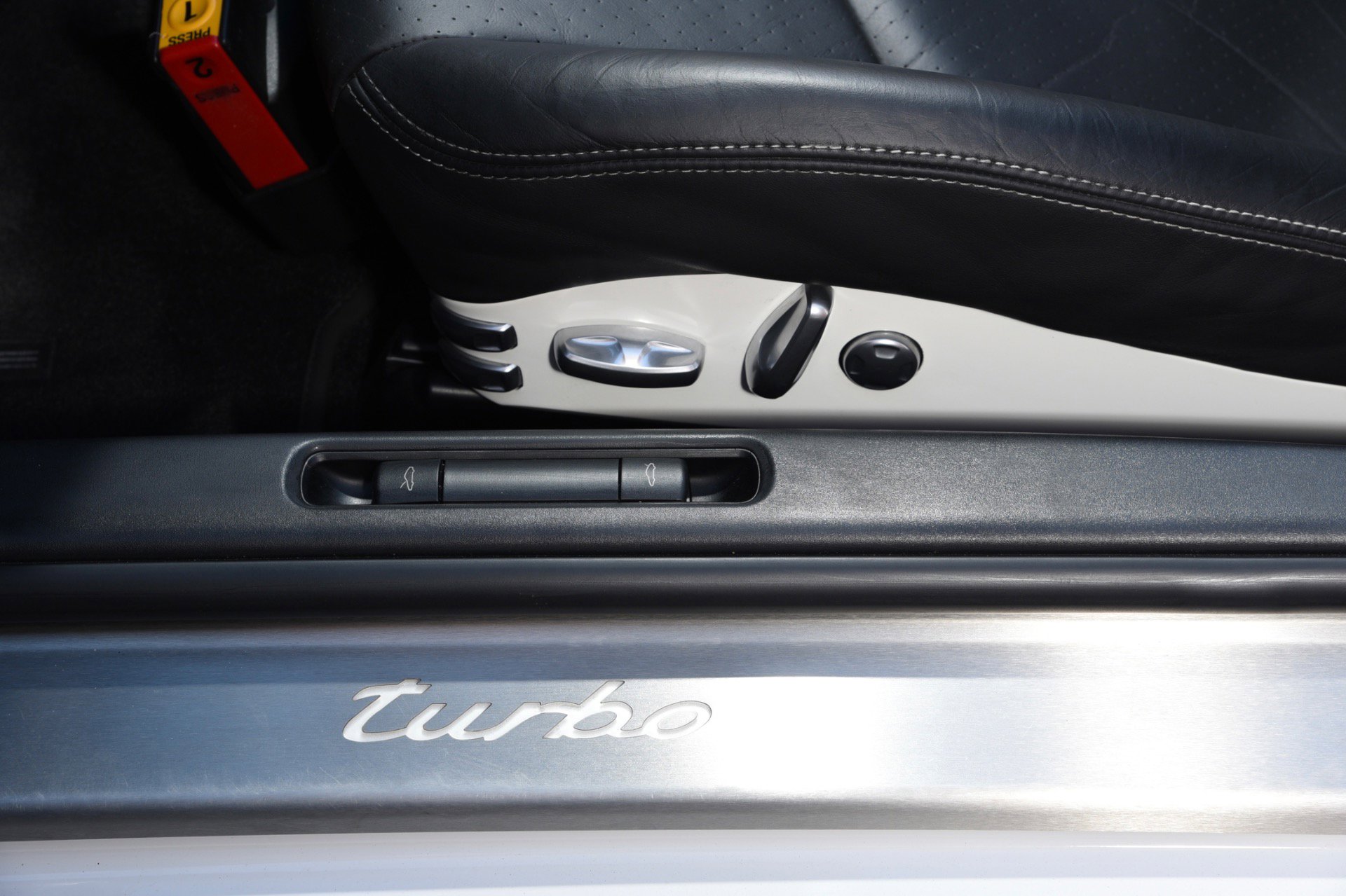 Used 2008 Porsche 911 Turbo AWD/4WD image 28