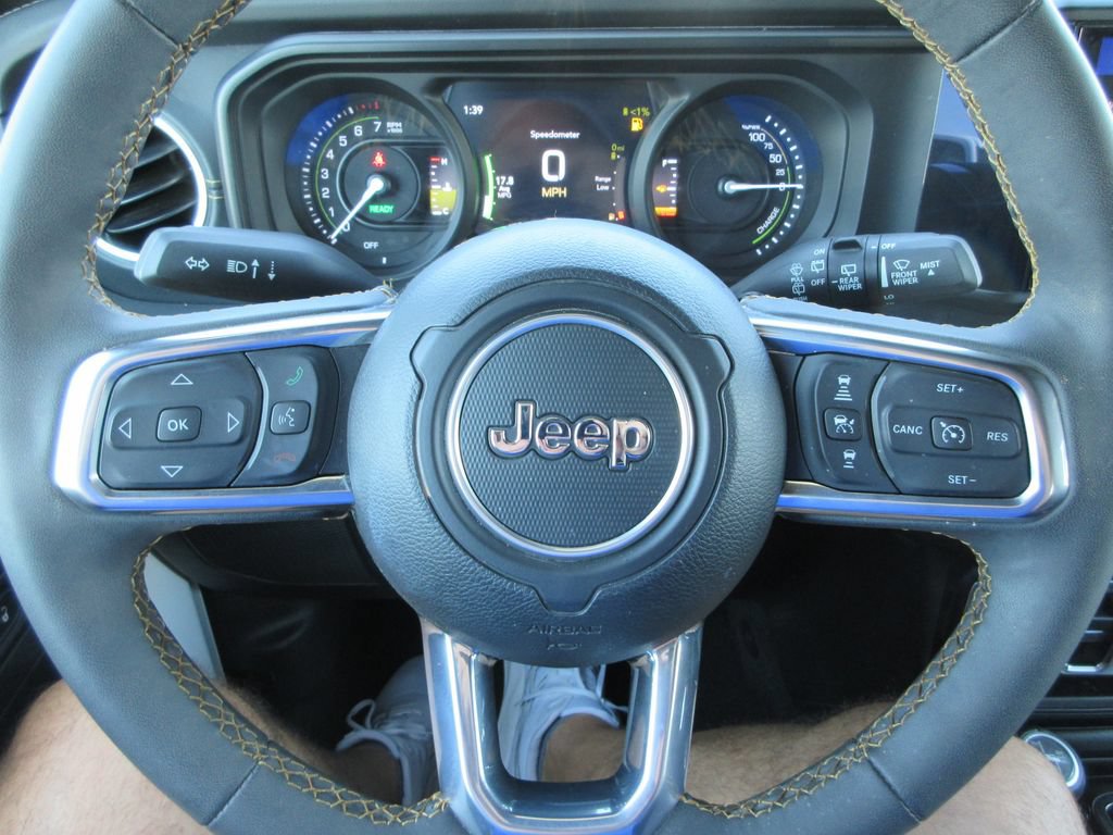 Used 2024 Jeep Wrangler Unlimited Sahara w/ Technology Group AWD/4WD image 26