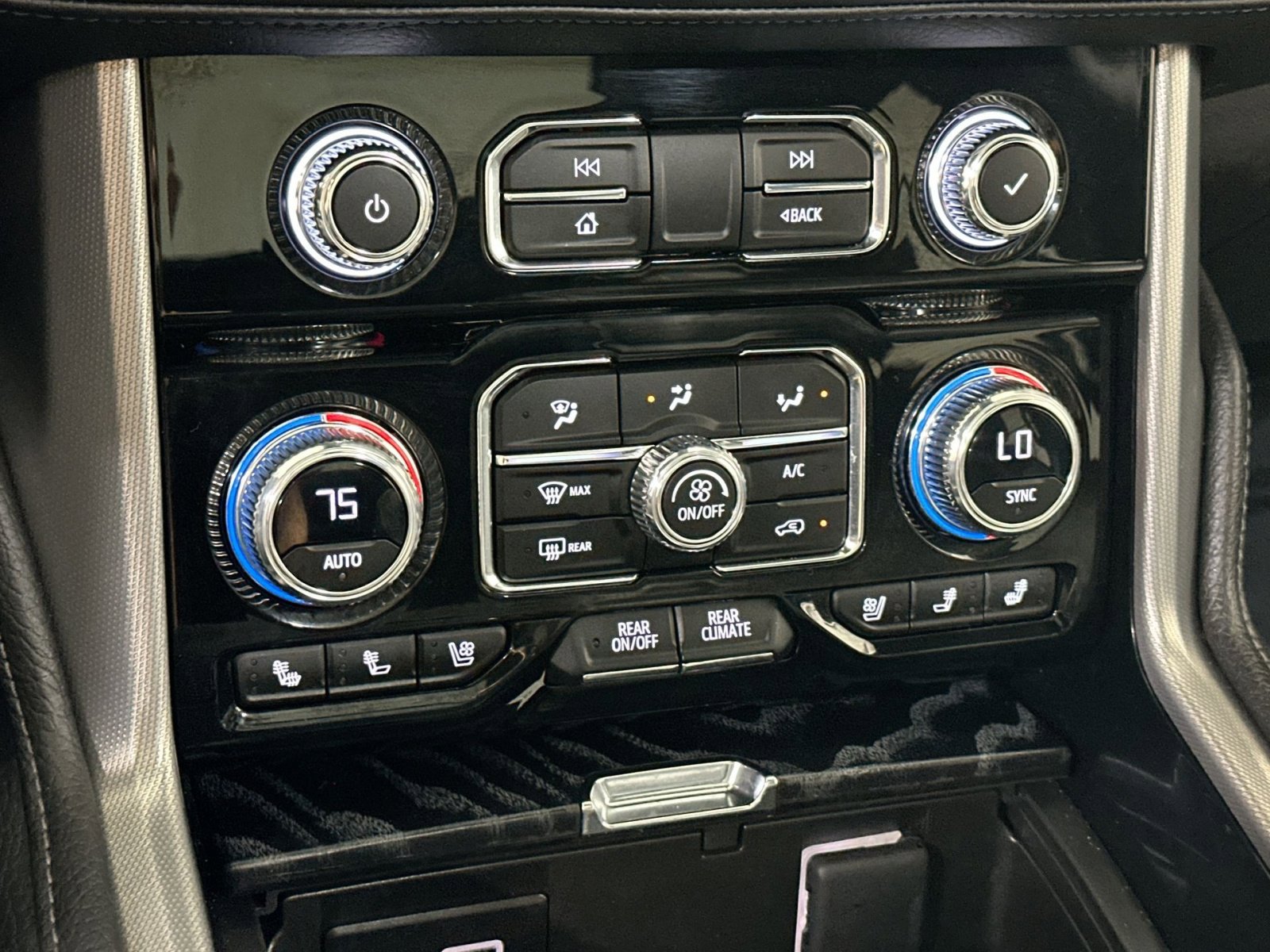 Used 2023 GMC Yukon Denali image 26