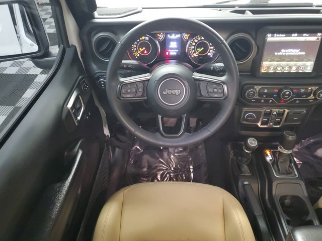 Used 2023 Jeep Gladiator Sport image 10
