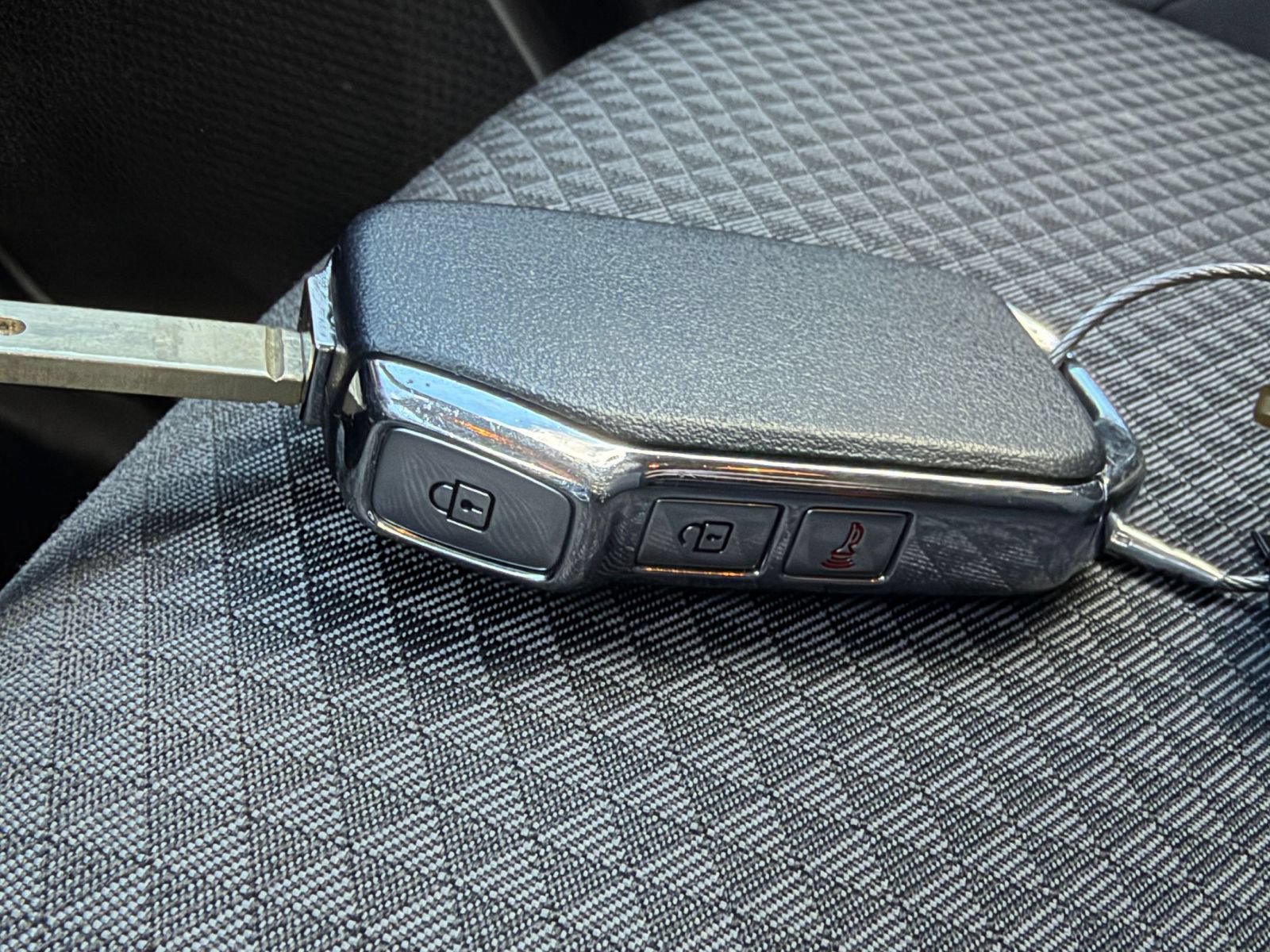 Used 2025 Kia Soul LX w/ LX Technology Package FWD image 20