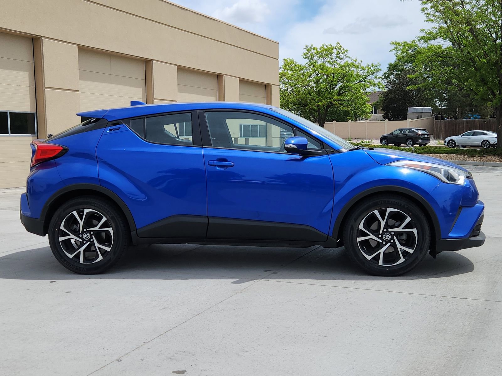 Used 2019 Toyota C-HR XLE FWD image 6
