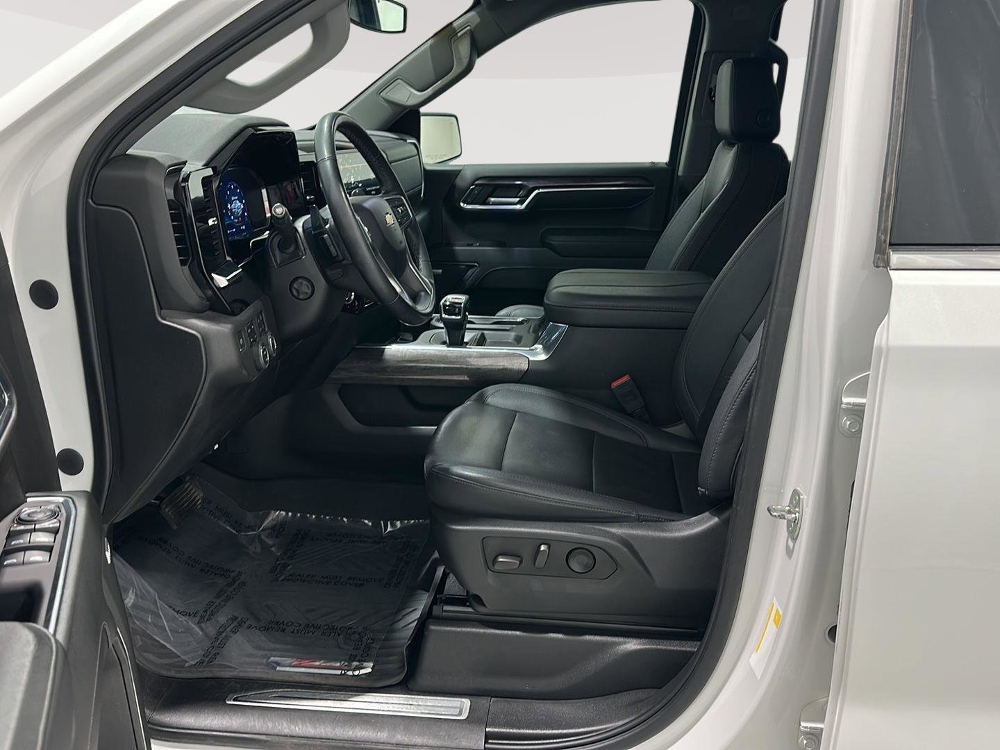 Used 2023 Chevrolet Silverado 1500 LTZ image 9