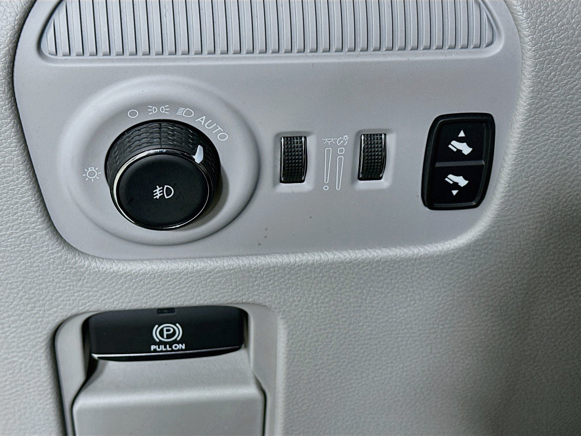 Certified 2023 Jeep Wagoneer 4WD w/ Premium Group I image 11