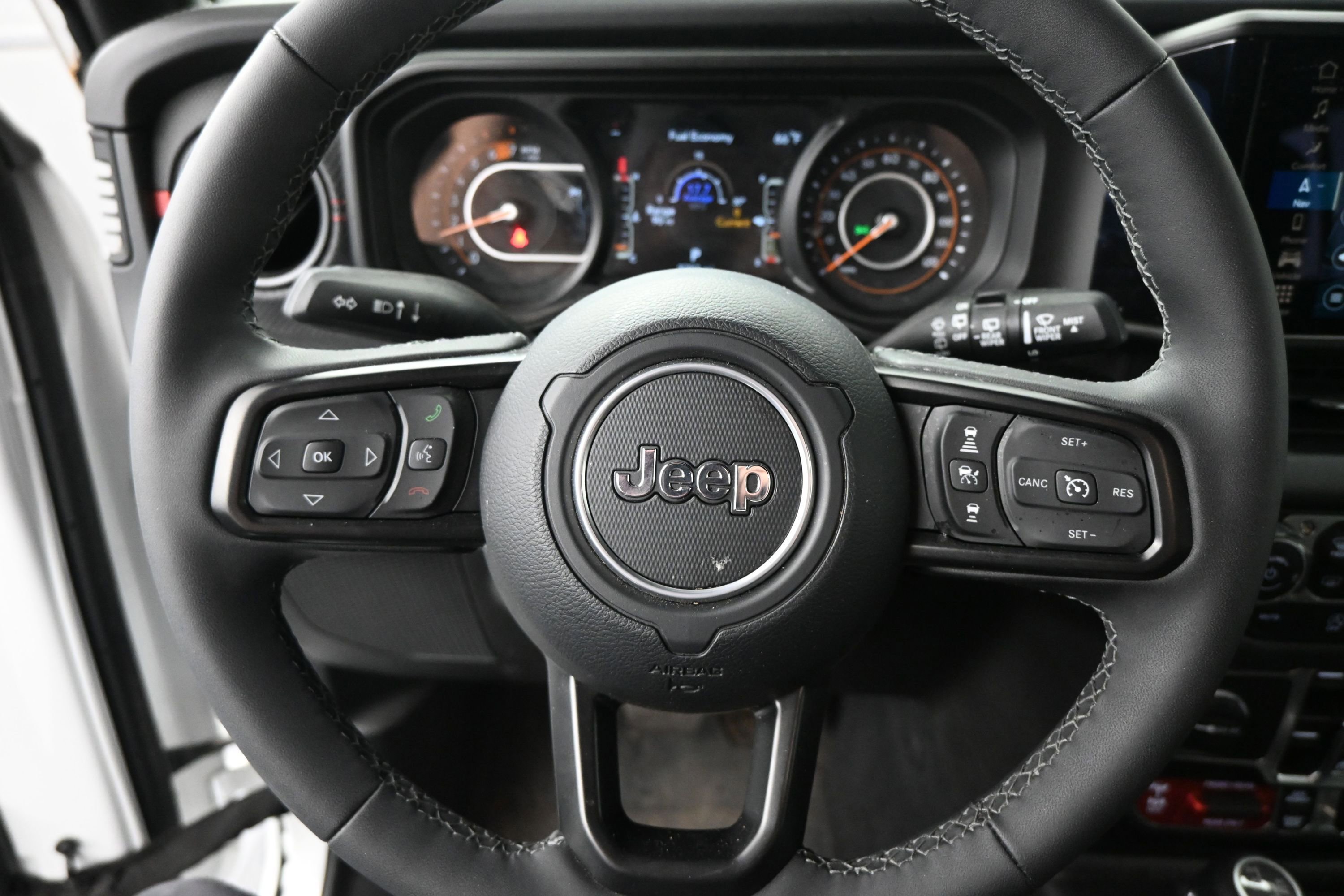 Used 2025 Jeep Wrangler Unlimited Rubicon AWD/4WD image 27