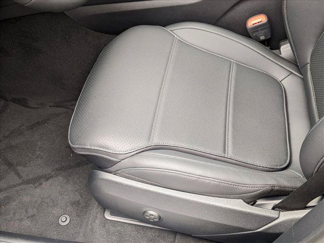 Used 2026 Mercedes-Benz GLC 350e 4MATIC image 4
