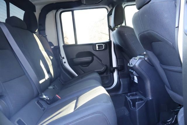 Used 2022 Jeep Gladiator Sport image 6