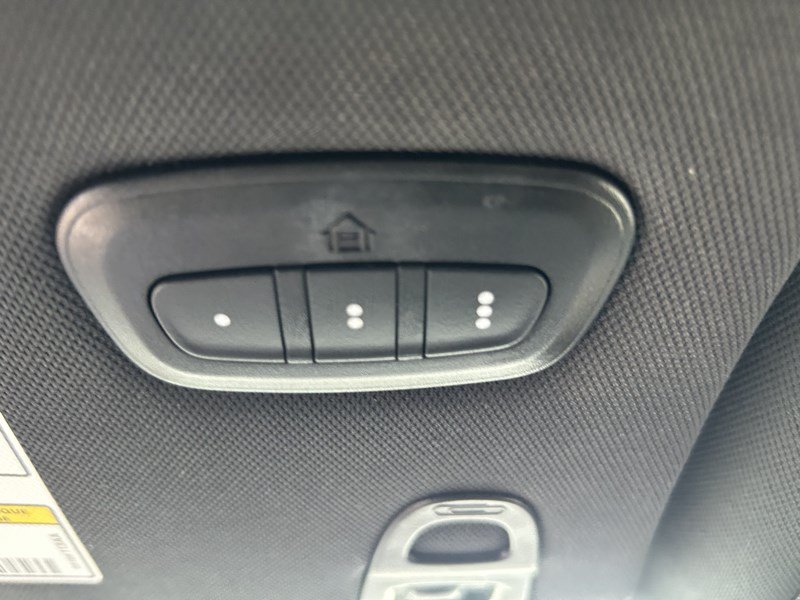 Used 2022 Jeep Compass Latitude w/ Sun and Sound Group AWD/4WD image 9
