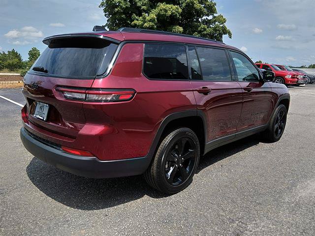 Used 2025 Jeep Grand Cherokee L Altitude RWD image 3