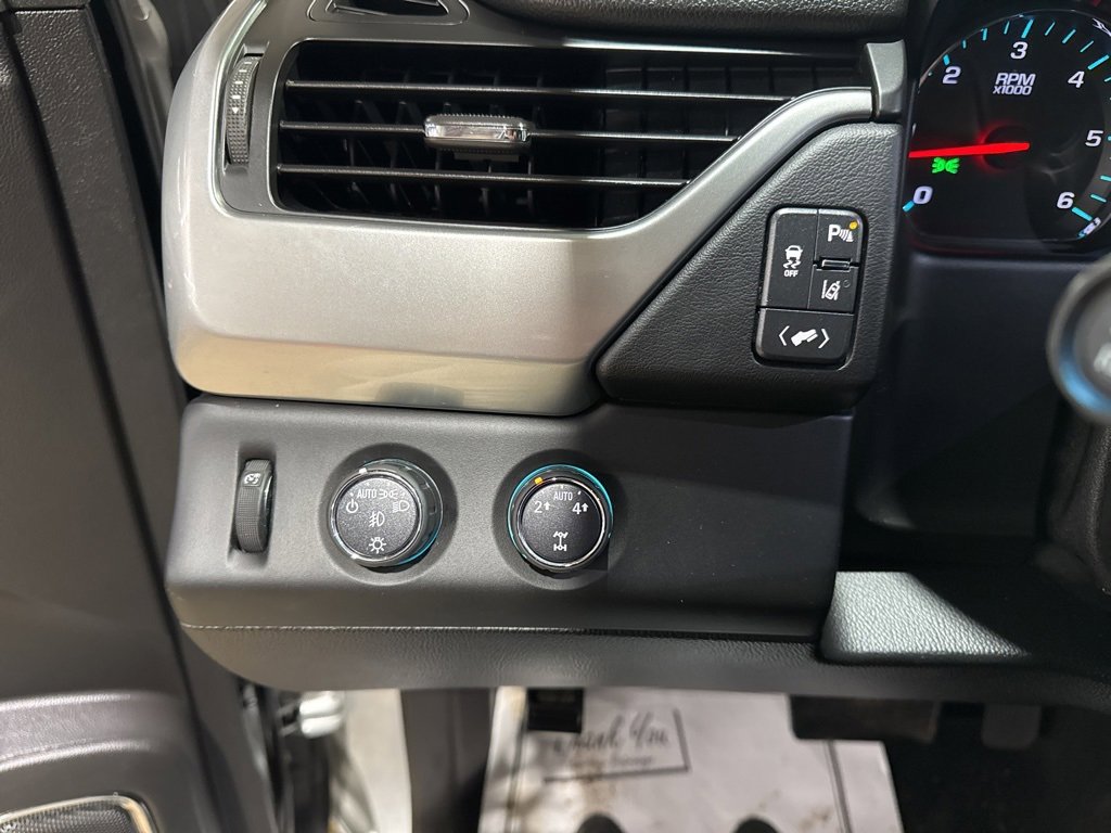 Used 2015 Chevrolet Suburban LTZ image 18