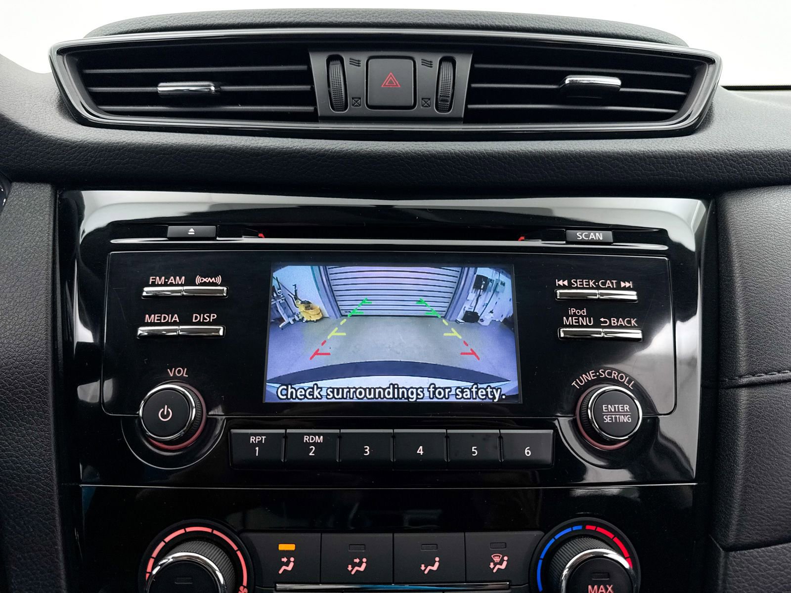 Used 2017 Nissan Rogue S image 8