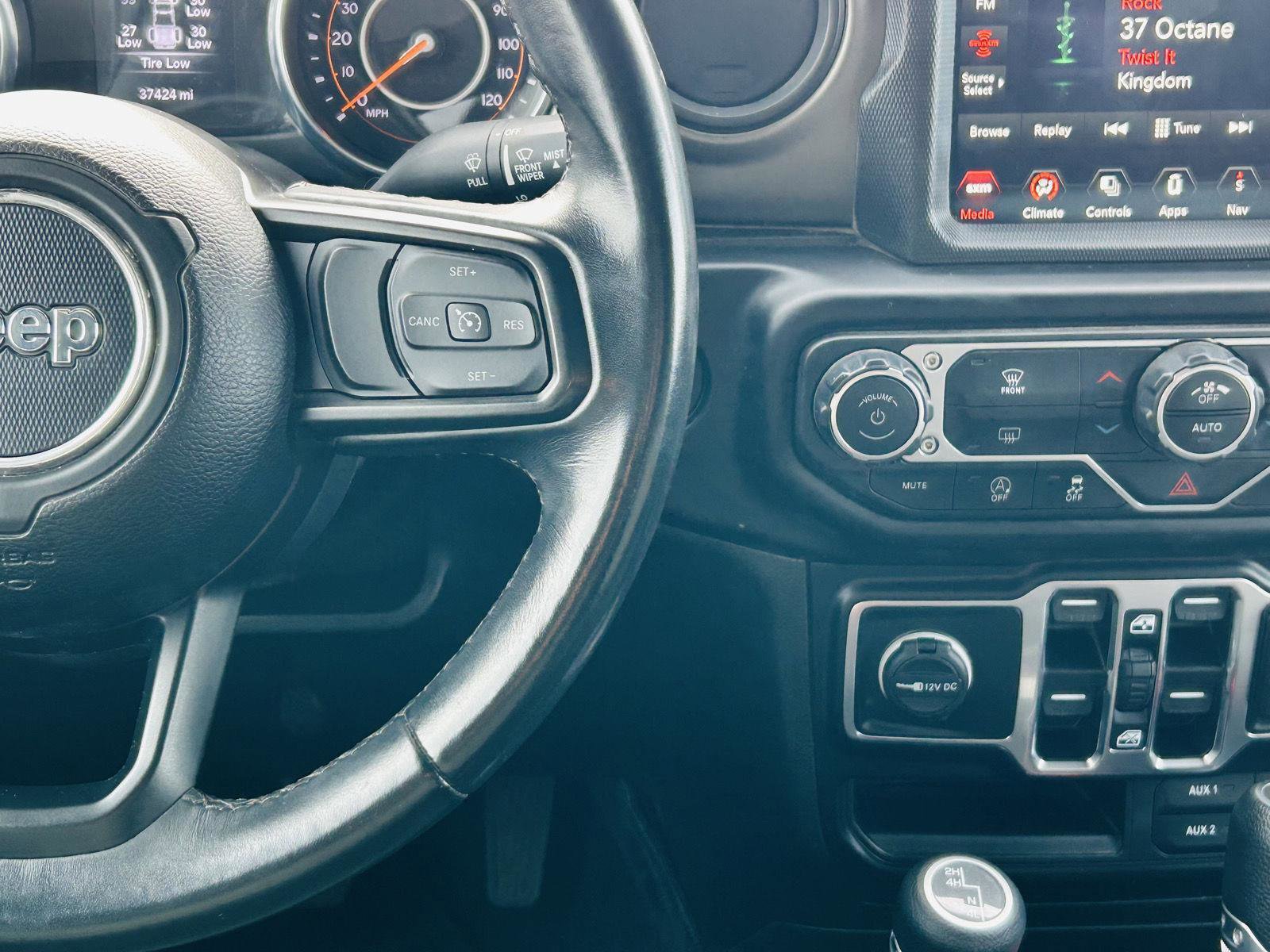 Used 2022 Jeep Gladiator Sport image 12