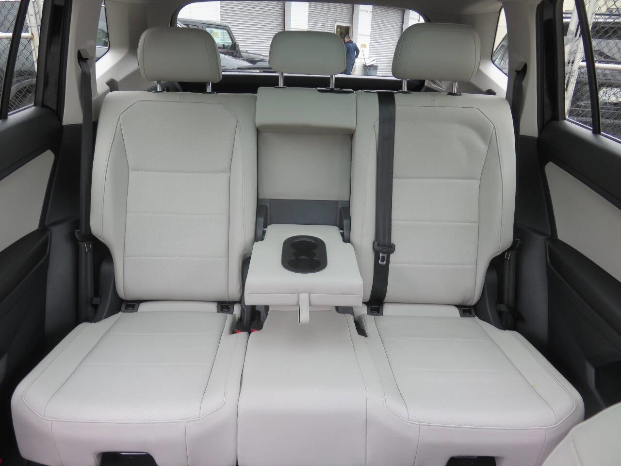 Used 2018 Volkswagen Tiguan SEL image 24