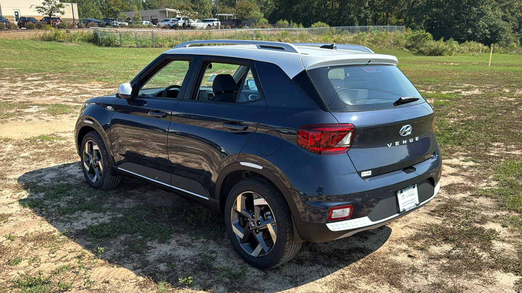 New 2026 Hyundai Venue SEL FWD image 5