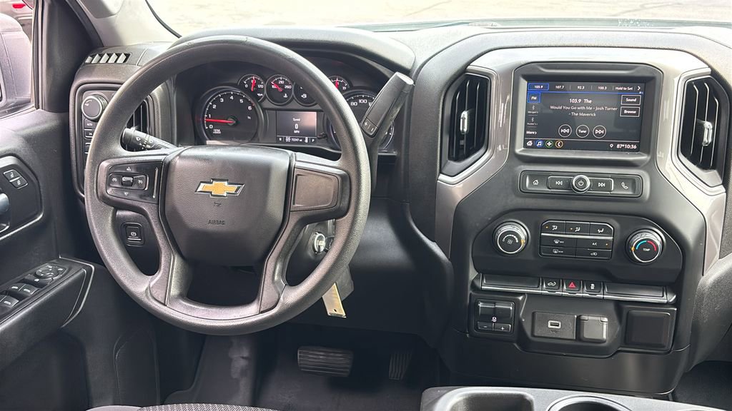Used 2020 Chevrolet Silverado 1500 Custom w/ Custom Value Package AWD/4WD image 7