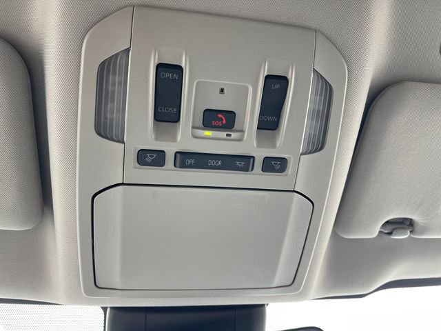 Used 2024 Toyota Highlander Limited AWD/4WD image 18