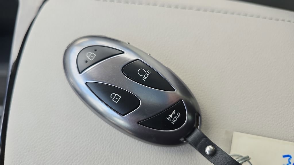 Used 2025 Hyundai Tucson Limited AWD/4WD image 26