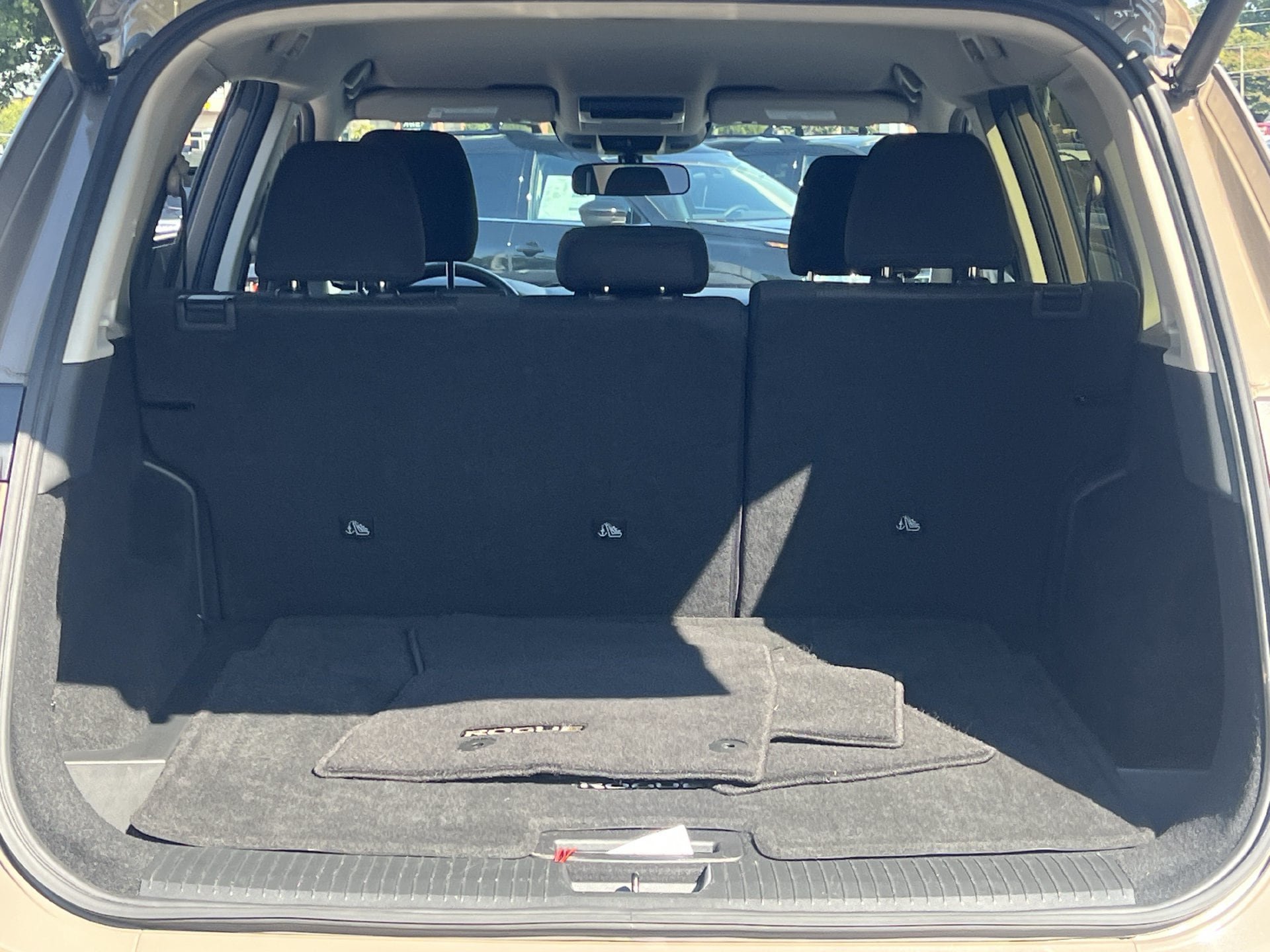 Certified 2025 Nissan Rogue SV FWD image 20