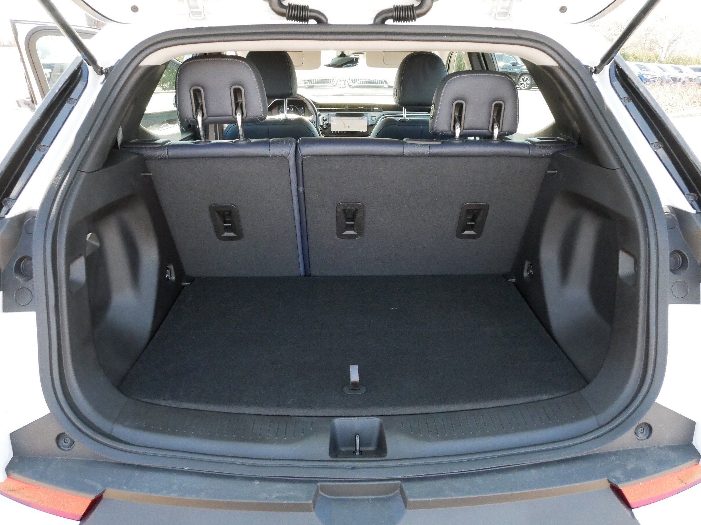 Used 2022 Chevrolet Bolt EUV Premier w/ Sun & Sound Package image 18