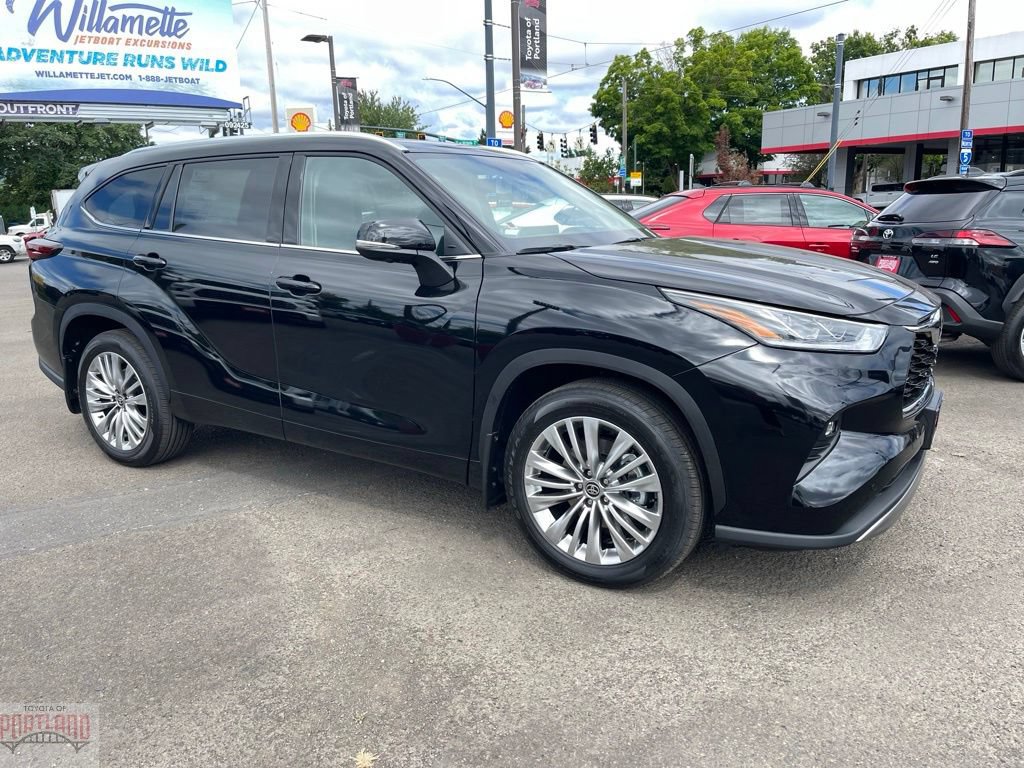 New 2026 Toyota Highlander Platinum AWD/4WD image 1