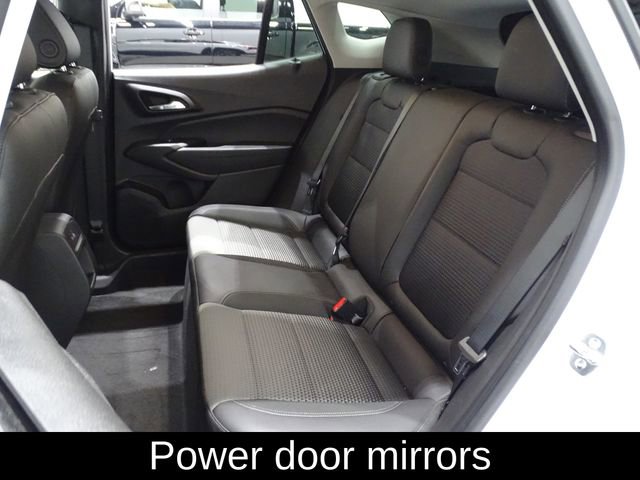 Used 2024 Chevrolet Trax LT FWD image 11