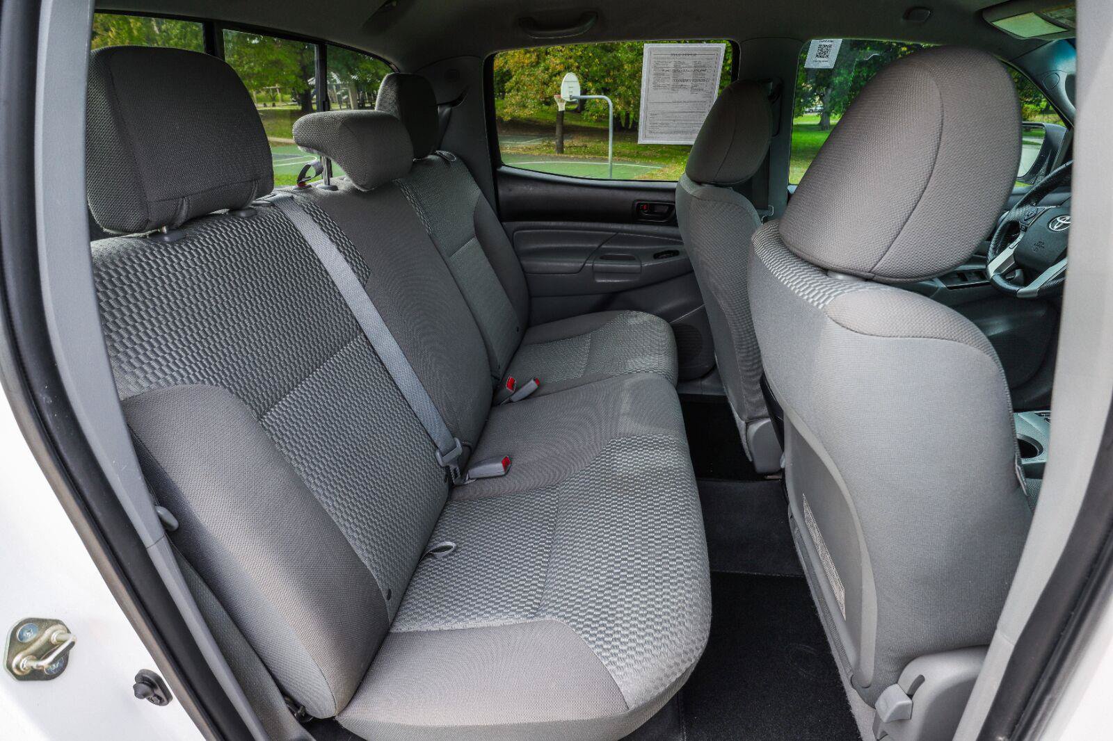 Used 2015 Toyota Tacoma 4x4 Double Cab w/ SR5 Package image 33